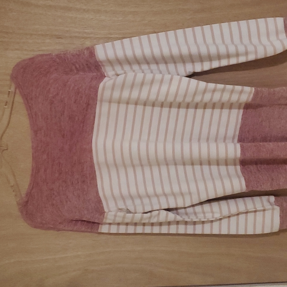 Ladies Top - Picture 2 of 2